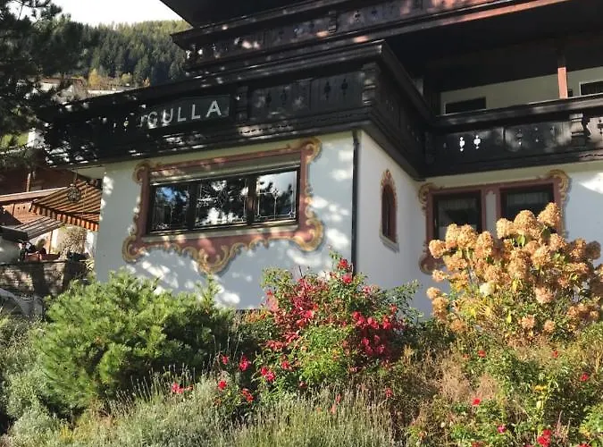 Gulla - Oda ve Kahvaltı 3*