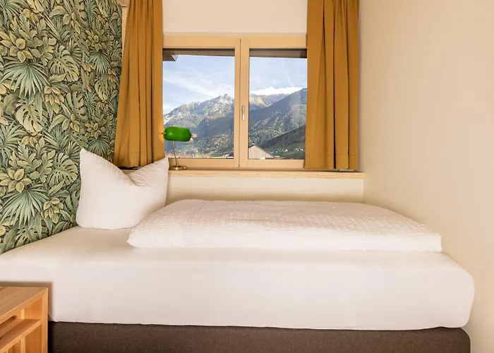 Gulla - Oda ve Kahvaltı 3*